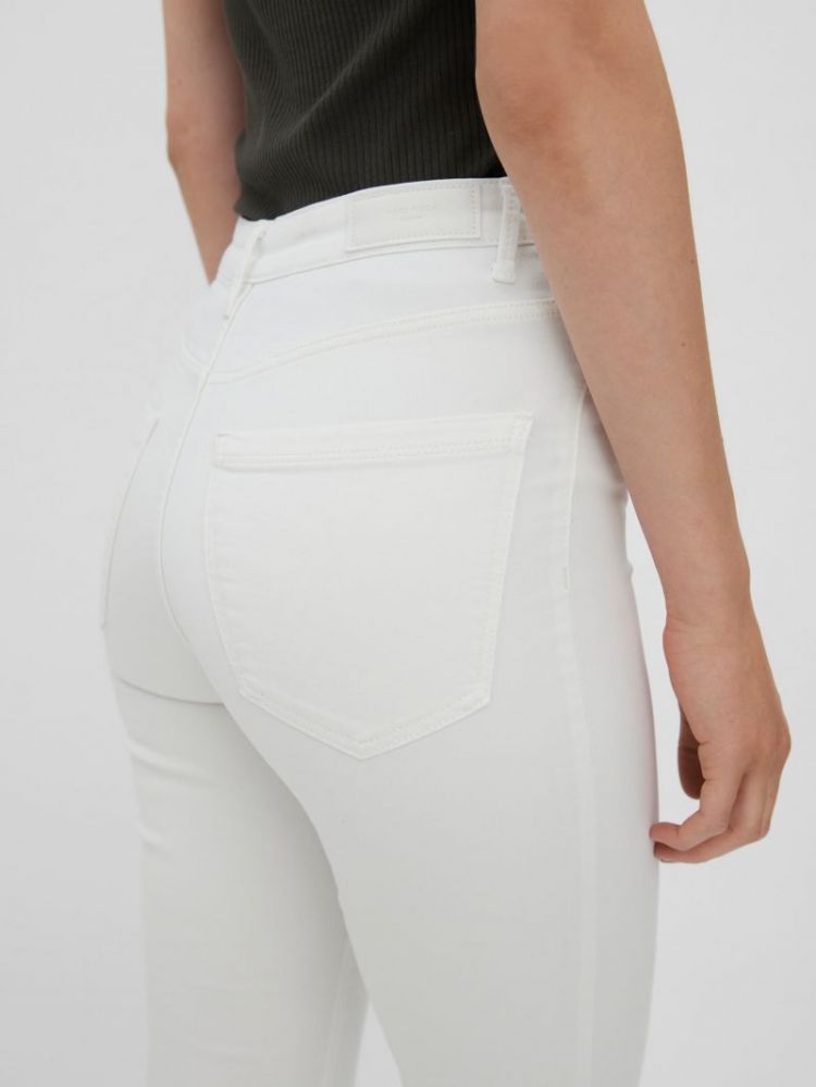 10262685 Bright white