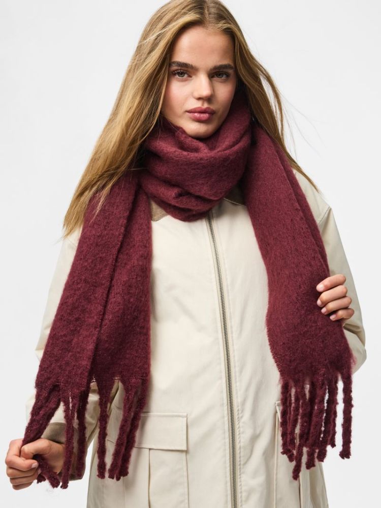 PCNIKITA LONG SCARF NOOS BC 190650 Winetast