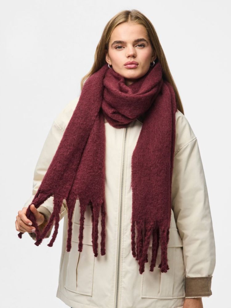 PCNIKITA LONG SCARF NOOS BC 190650 Winetast