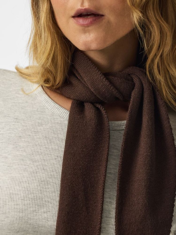 PCKOMMA TRIANGLE SCARF NOOS BC 302664 Hot Fudg