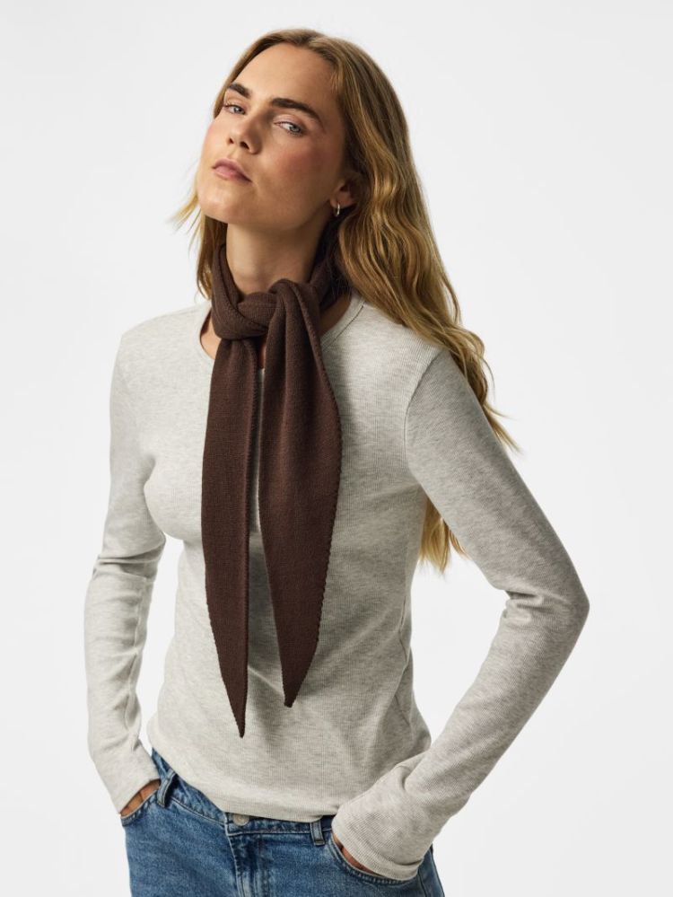 PCKOMMA TRIANGLE SCARF NOOS BC 302664 Hot Fudg