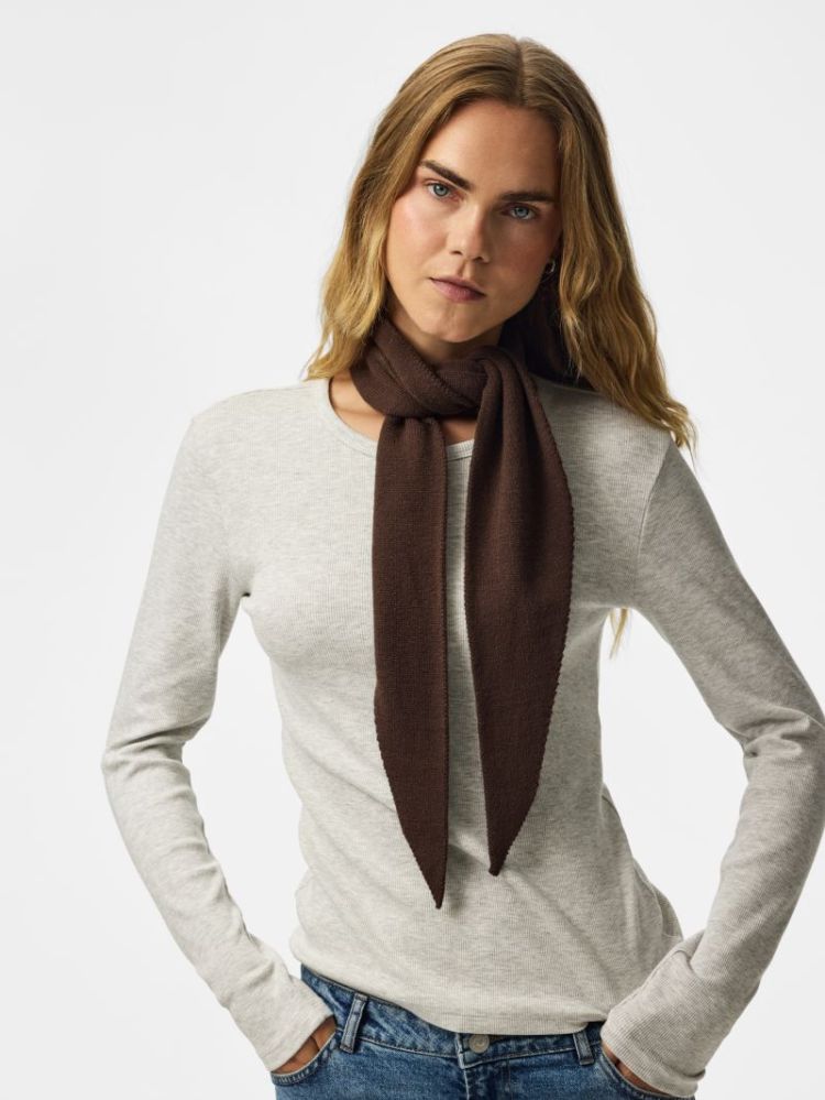 PCKOMMA TRIANGLE SCARF NOOS BC 302664 Hot Fudg