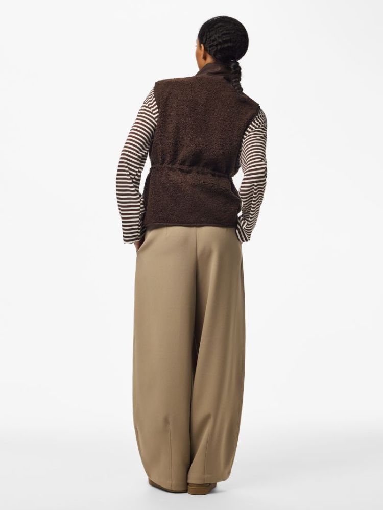 PCKATTY HIGH NECK VEST BC 302664 Hot Fudg