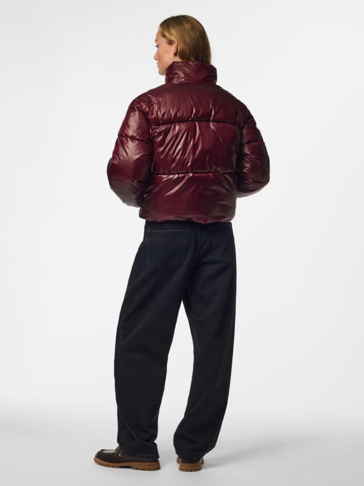 PCAMILIA SHORT PUFFER JACKET P 190650 Winetast