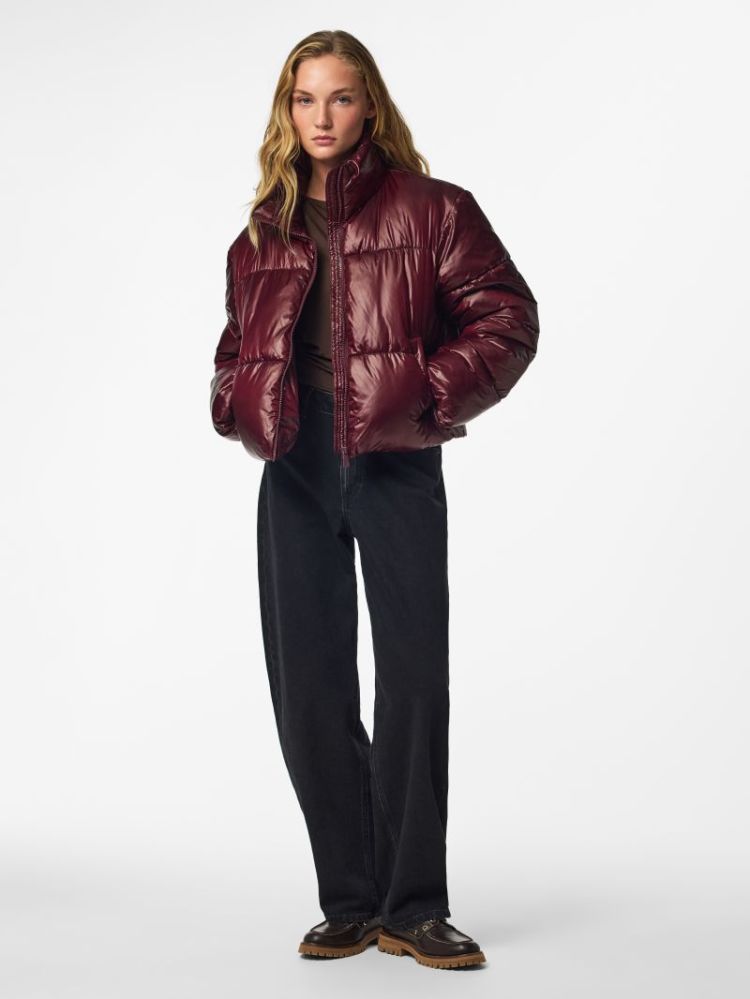 PCAMILIA SHORT PUFFER JACKET P 190650 Winetast