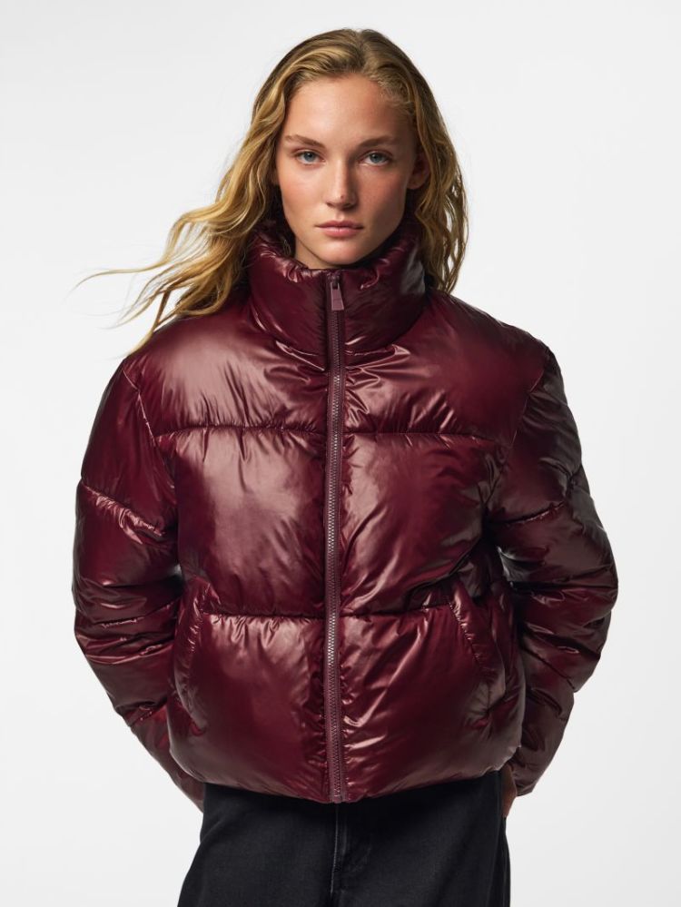 PCAMILIA SHORT PUFFER JACKET P 190650 Winetast