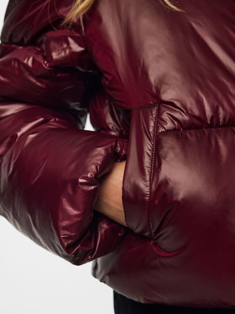 PCAMILIA SHORT PUFFER JACKET P 190650 Winetast