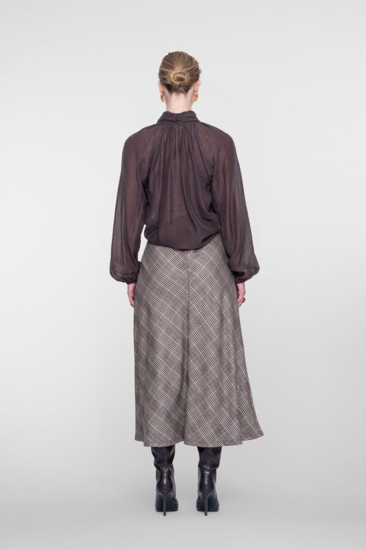  000775 brown
