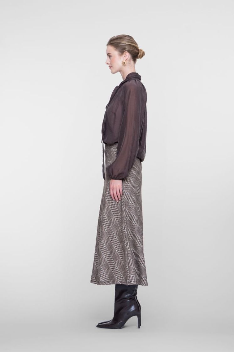  000775 brown