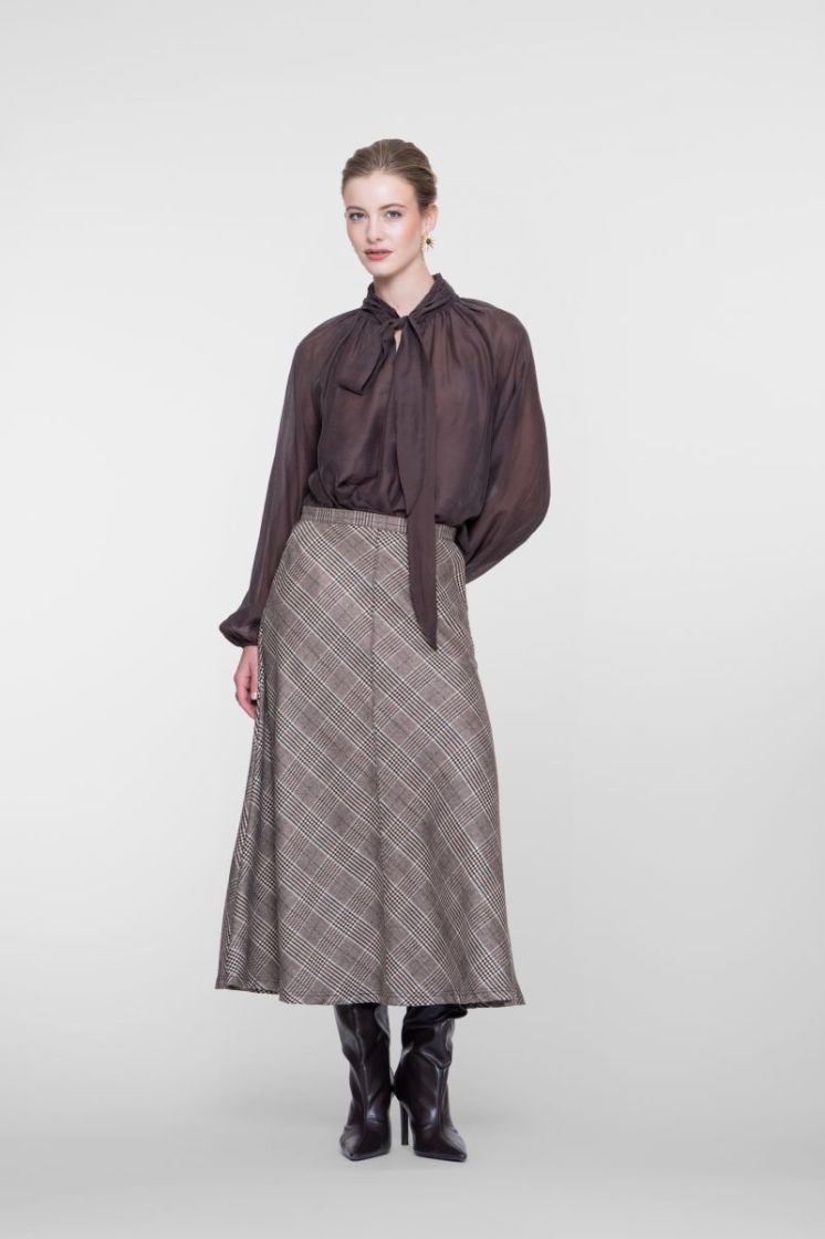  000775 brown