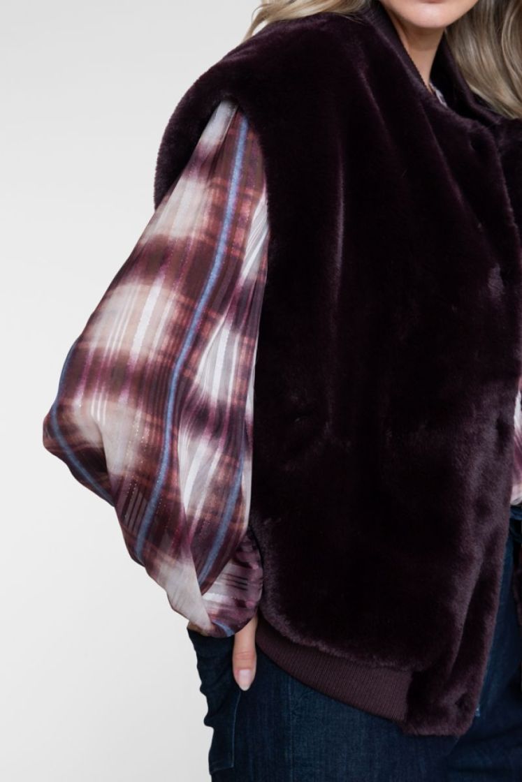  000480 burgundy