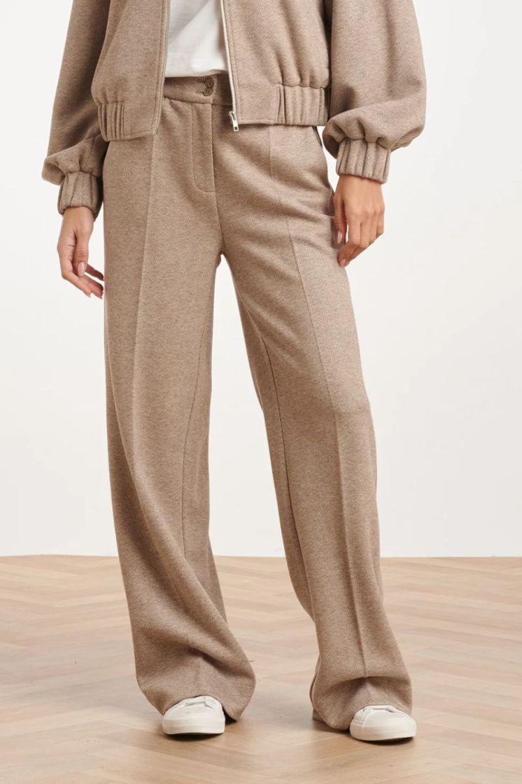  745 TAUPE