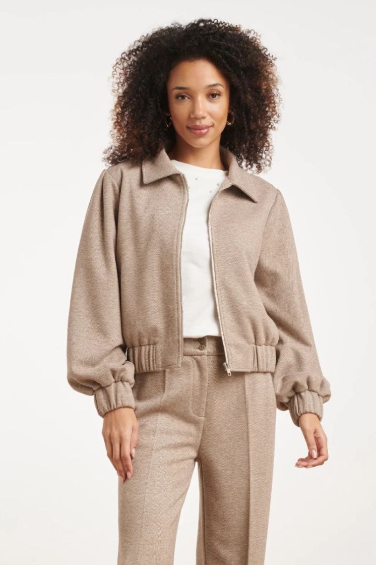  745 TAUPE