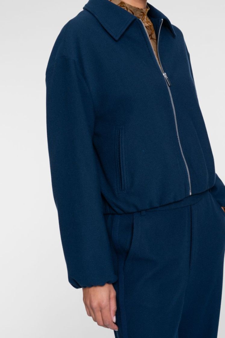  000675 navy