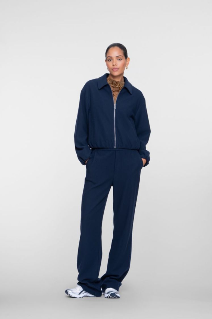  000675 navy