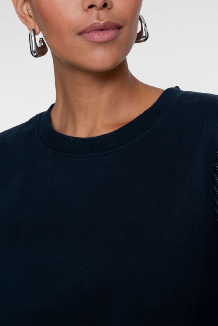  000675 navy