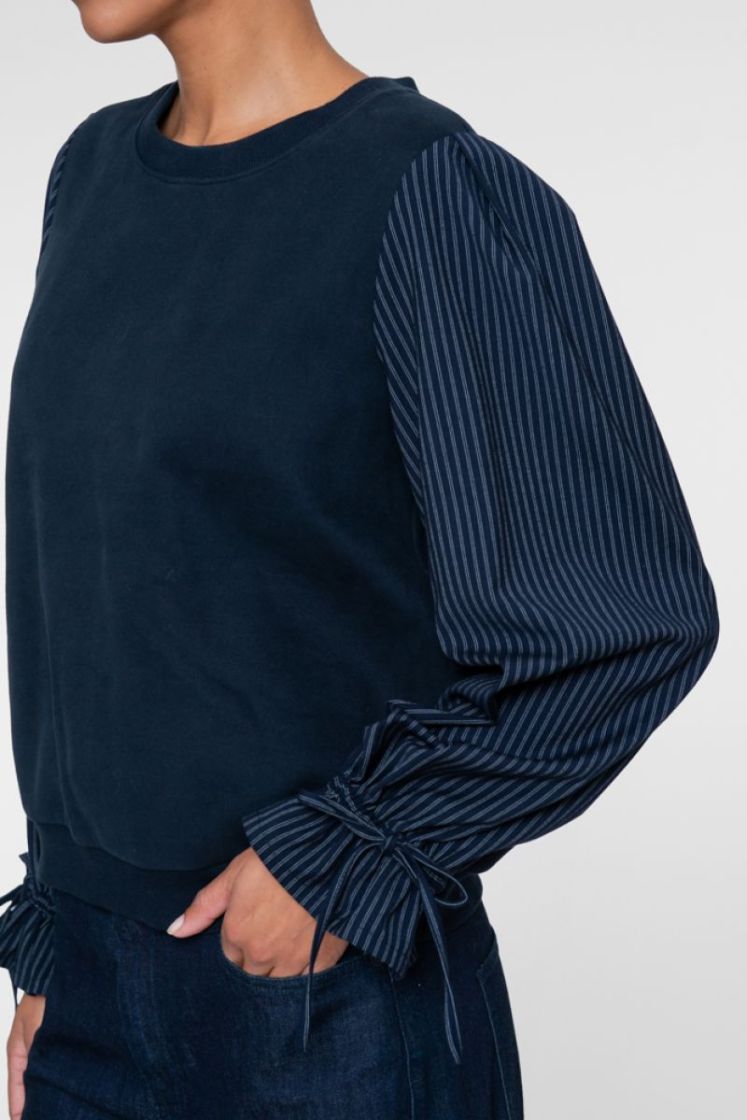  000675 navy